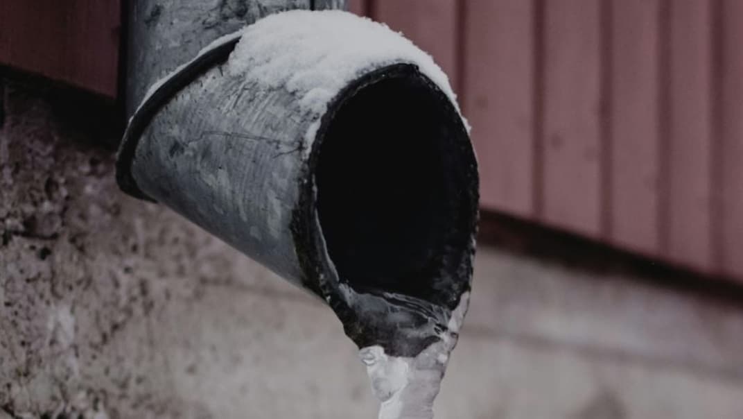 South West Water shares advice on protecting pipes from bursts ahead of snow and ice warnings - image