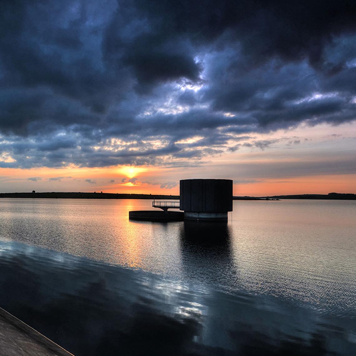 Sun set at Colliford Reservoir 