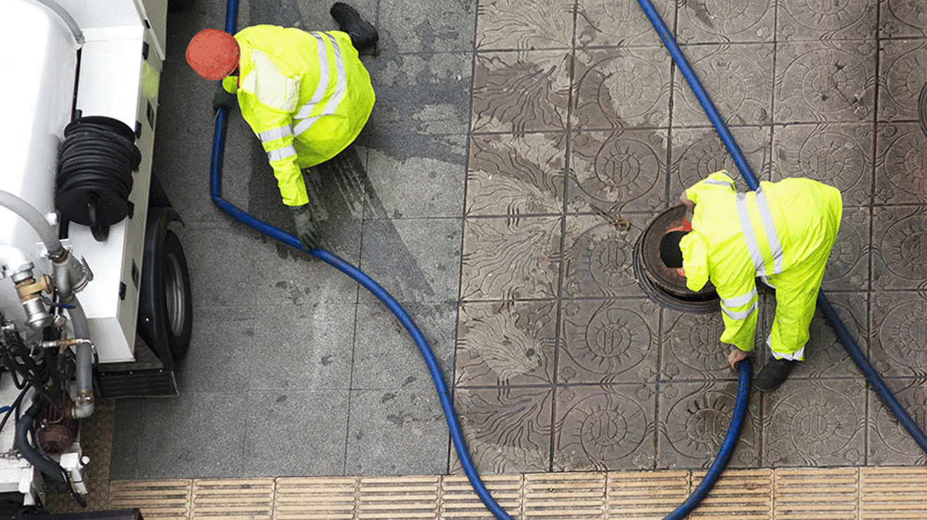 Works in hi vis with a large hose